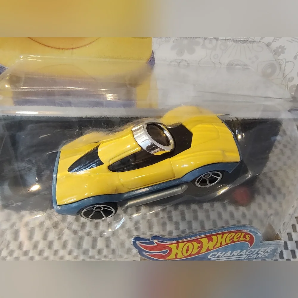 Hot Wheels Character Cars Carl Minions The Rise of Gru NWT